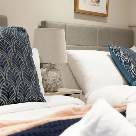 1 Bed - Long Term Rates- Contractors-professionals-relocators Apartamento