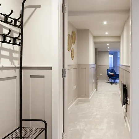 Lejlighed 1 Bed - Long Term Rates- Contractors-professionals-relocators *