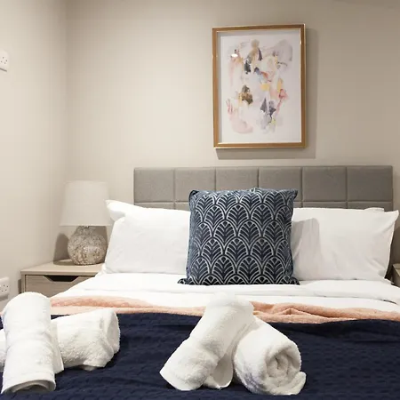 Lejlighed 1 Bed - Long Term Rates- Contractors-professionals-relocators *