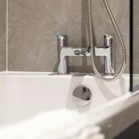 1 Bed - Long Term Rates- Contractors-professionals-relocators Lejlighed *