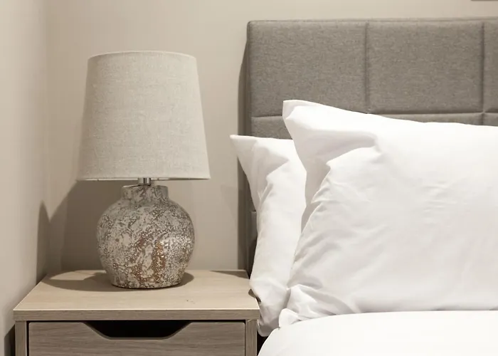 Near Train Station & Financial District Appartement