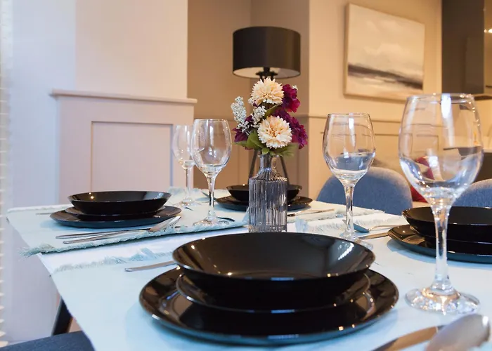 Near Train Station & Financial District Leeds (West Yorkshire)