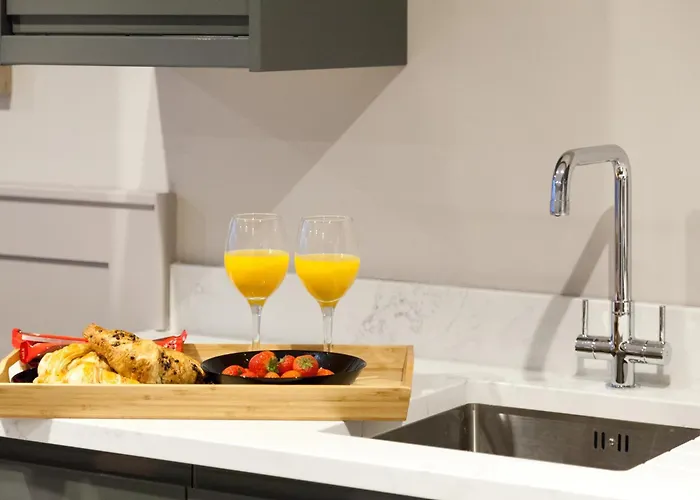 Near Train Station & Financial District Appartement