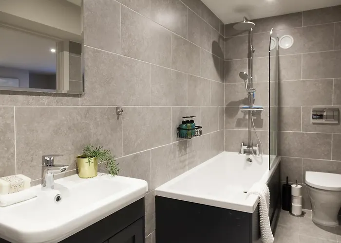 Near Train Station & Financial District Appartement